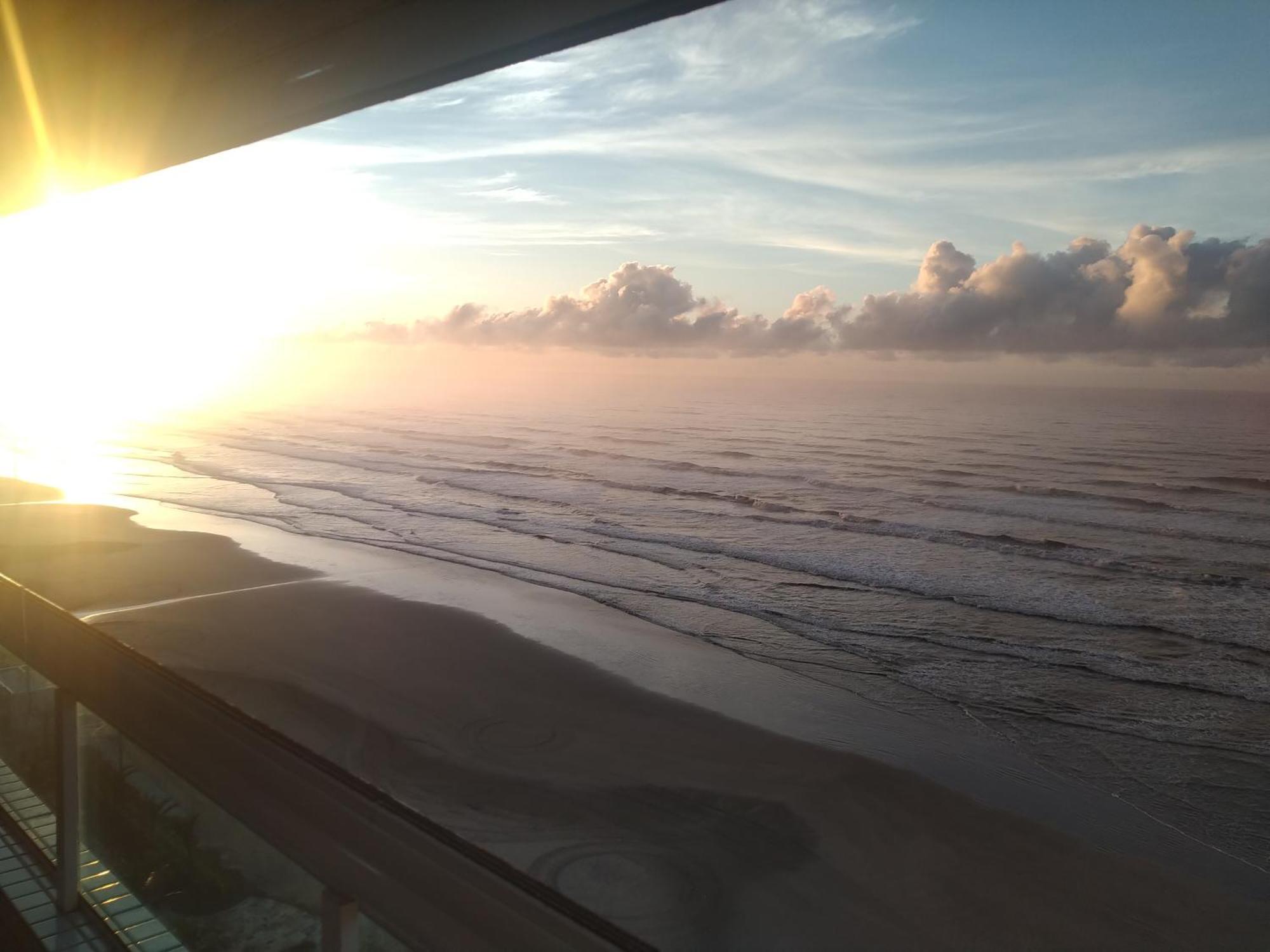 Apartamento Frente Mar Pe Na Areia Praia Grande  Exteriér fotografie